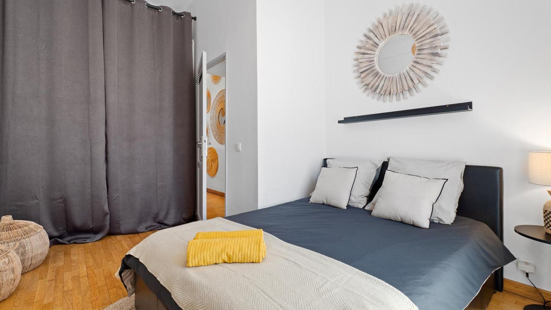 Renting - Arson - Chic & Modern Design 2-bedroom Ac Port Apartment