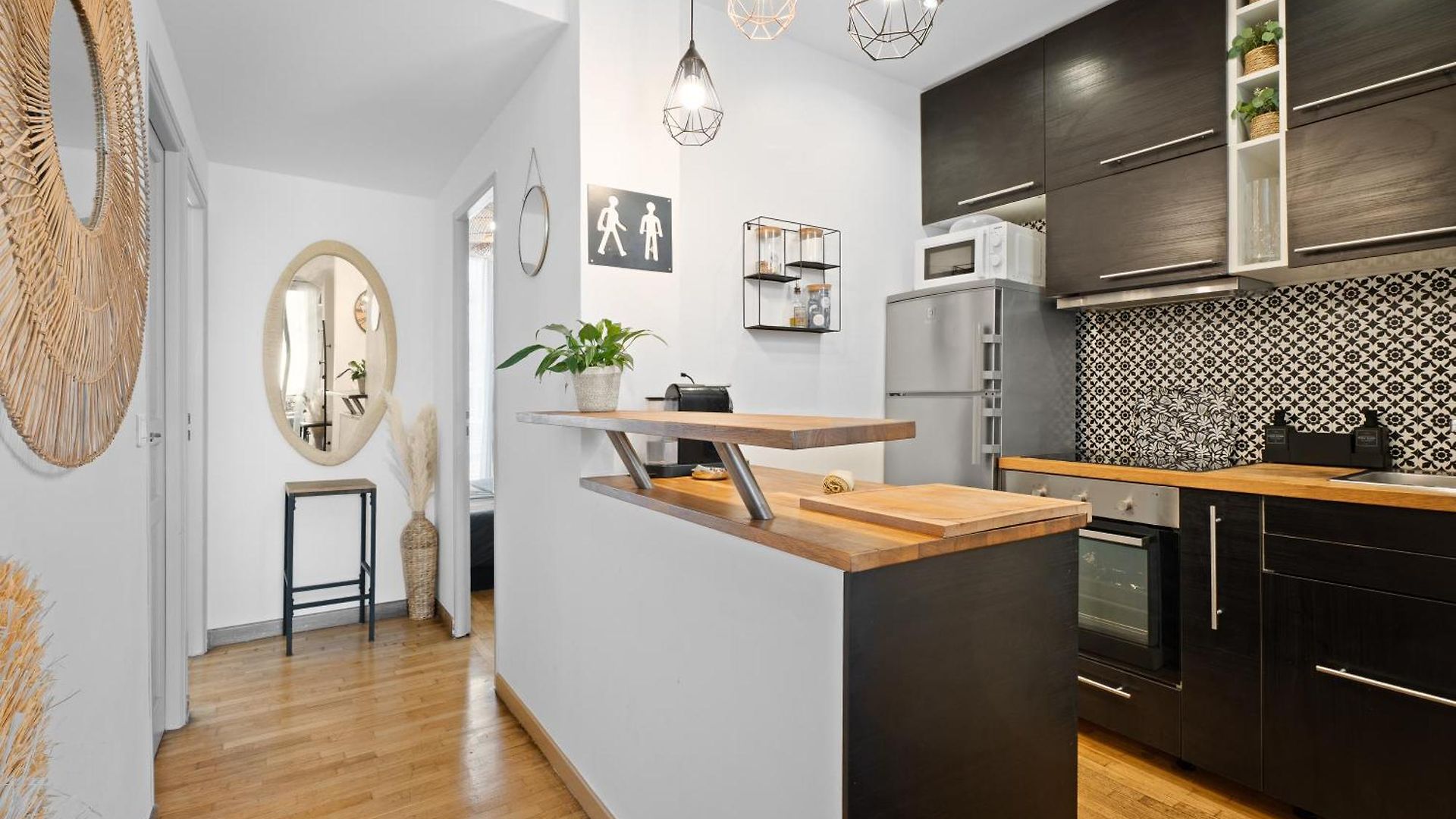 Renting - Arson - Chic & Modern Design 2-bedroom Ac Port Apartment