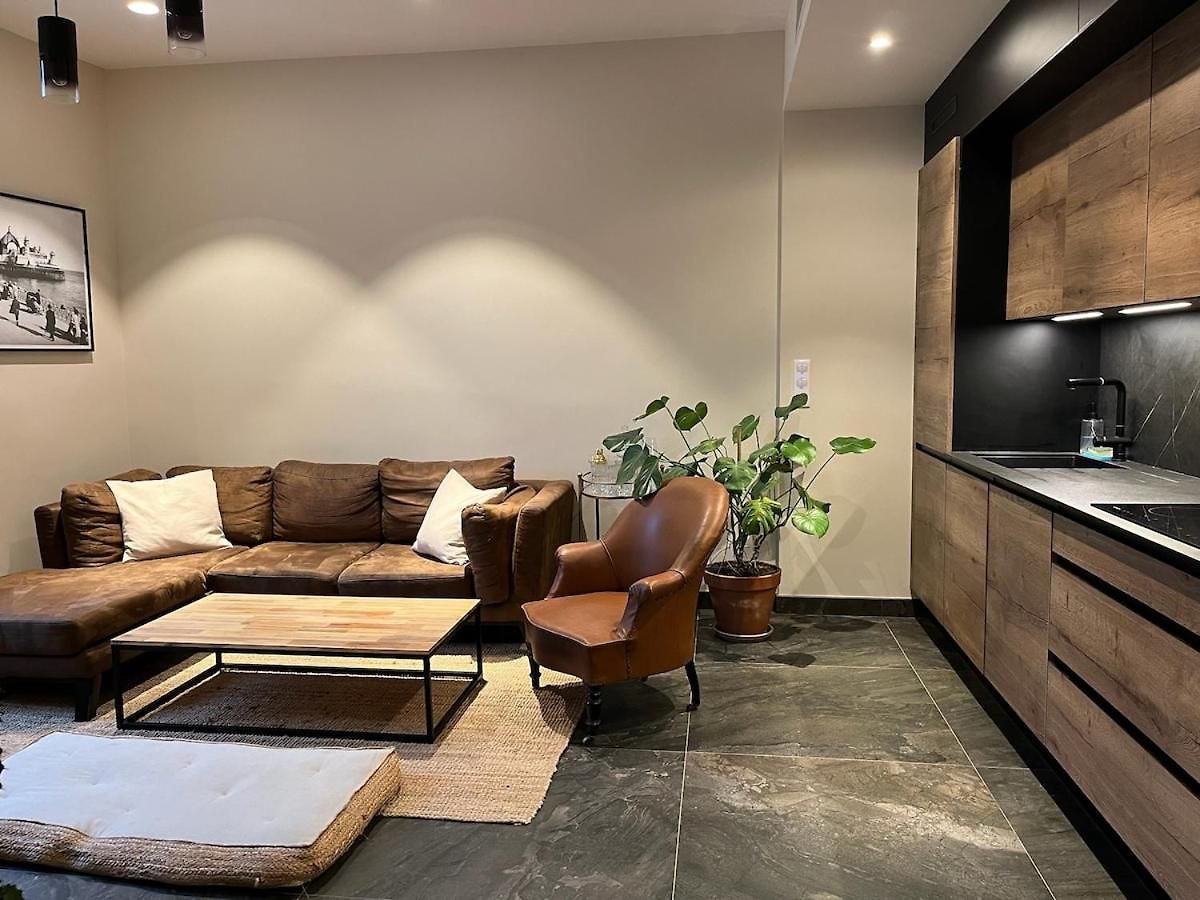 Urban Design 6 People Near Dowtown With Air Conditioning & Netflix Apartment Nice