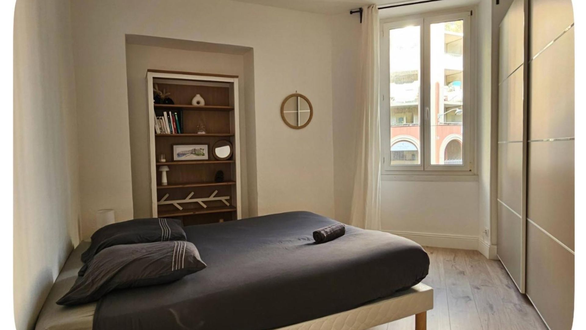 3 Pieces - 2 - Port De Apartment