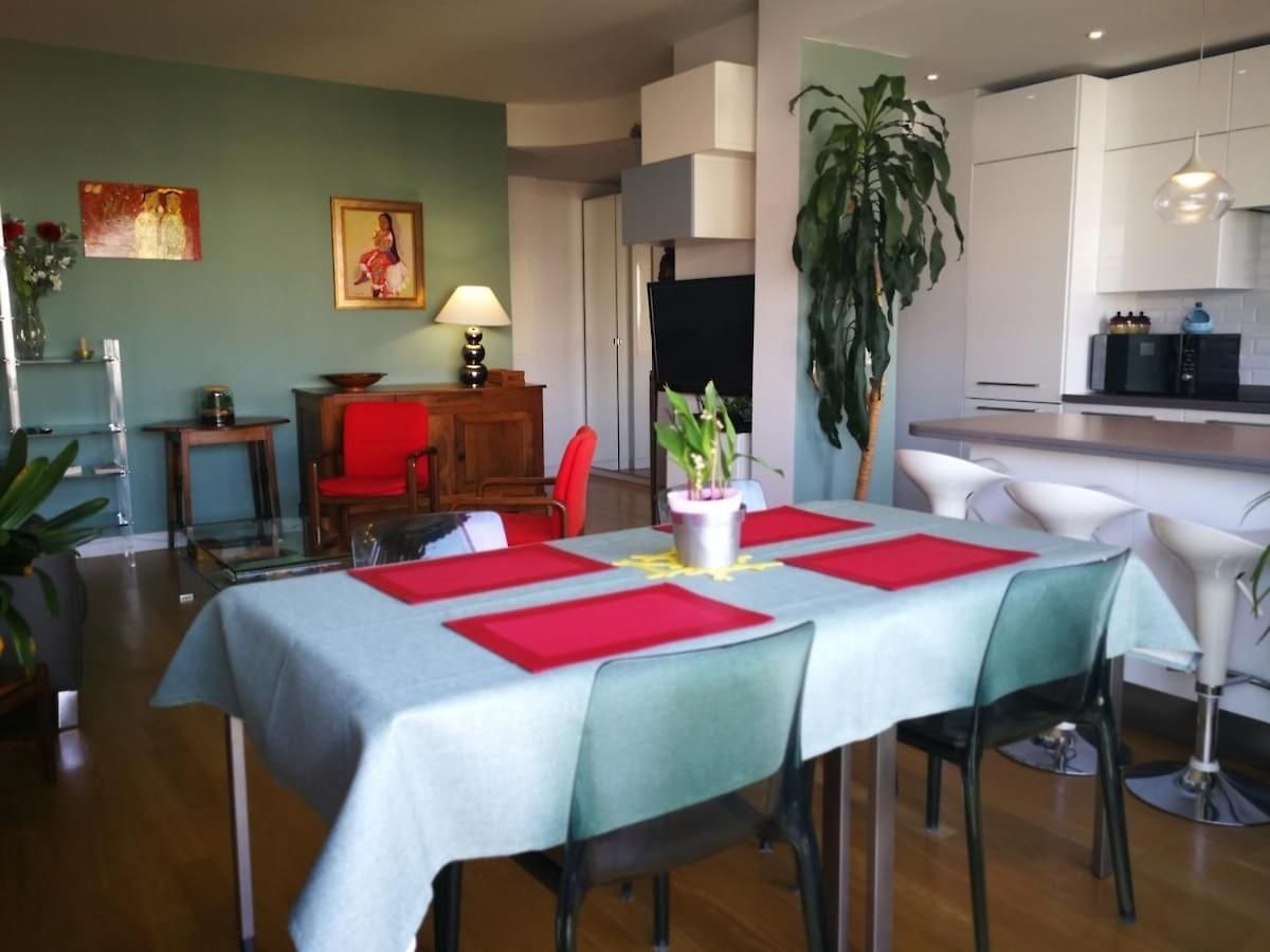 Superb 2 Bedrooms, Pools, Quiet, Near Sea Apartment *