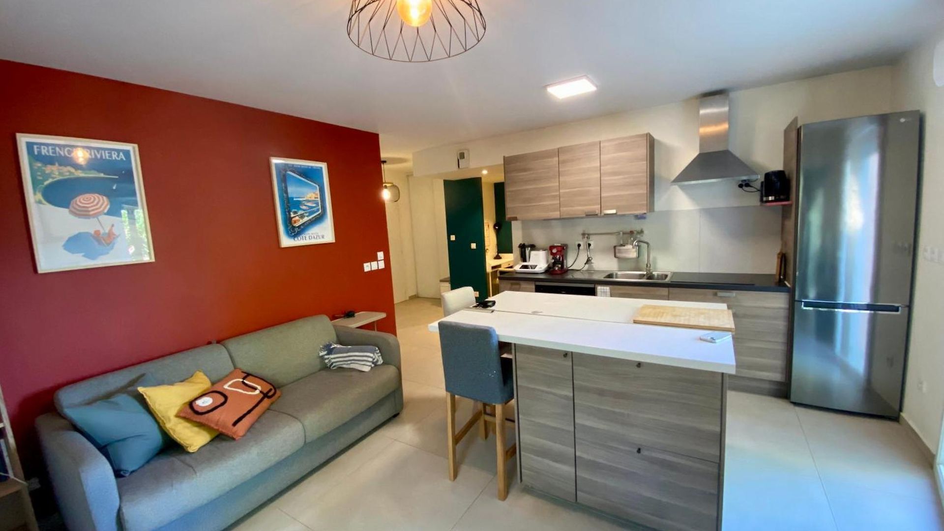 Apartment West Ground-floor One Bedroom With Parking, Garden, Pool