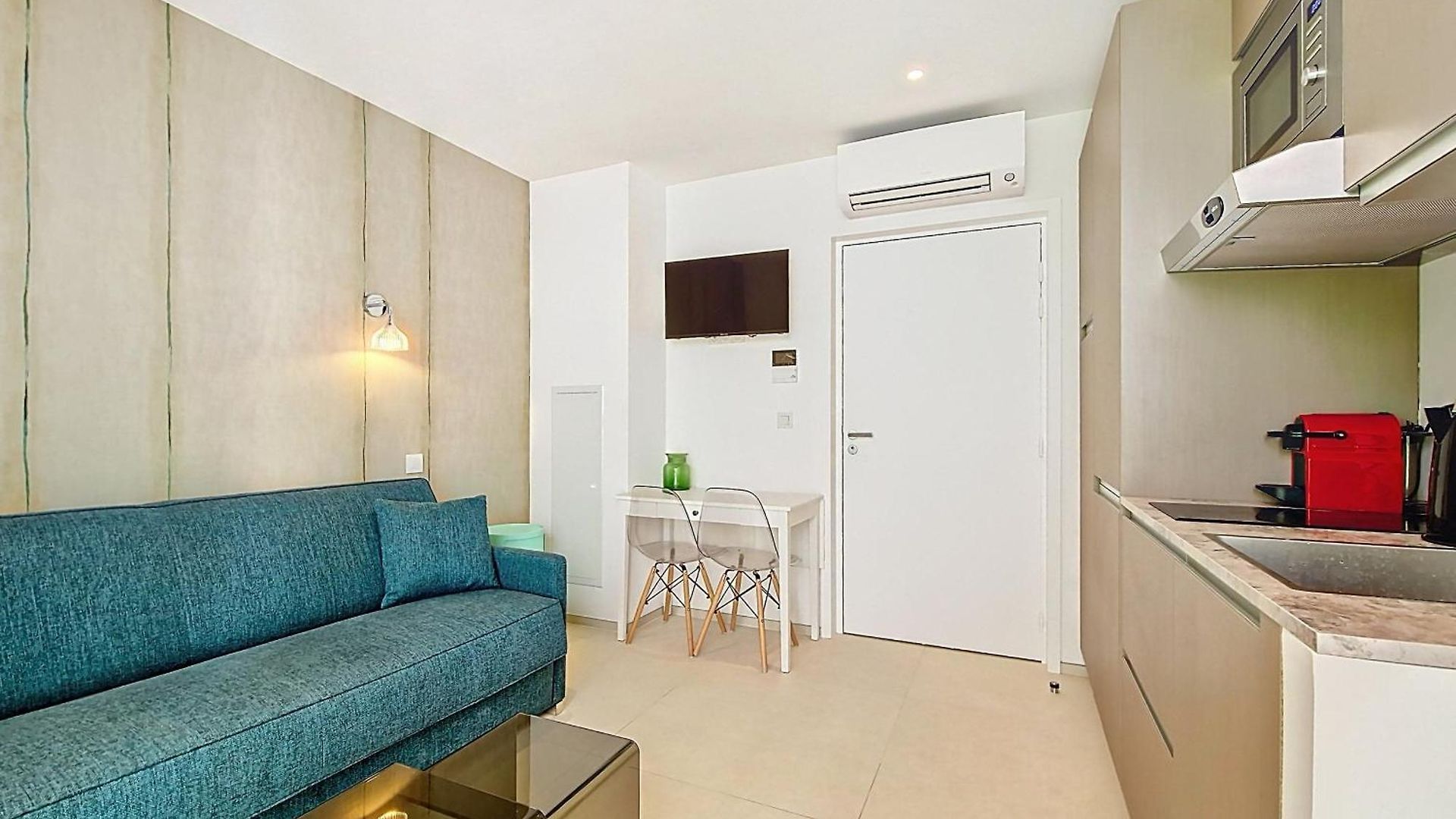 Nestor&jeeves - Julianna Emeraude - Nice, Ac, Walk To Apartment