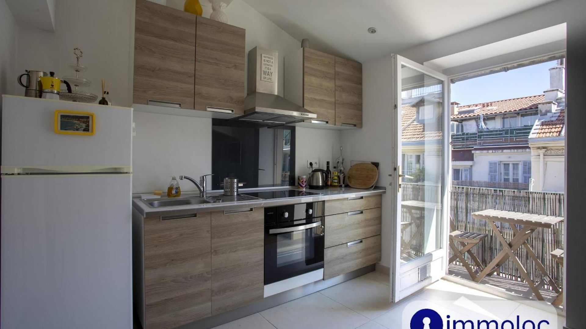 Air-conditioned In The Center Apartment