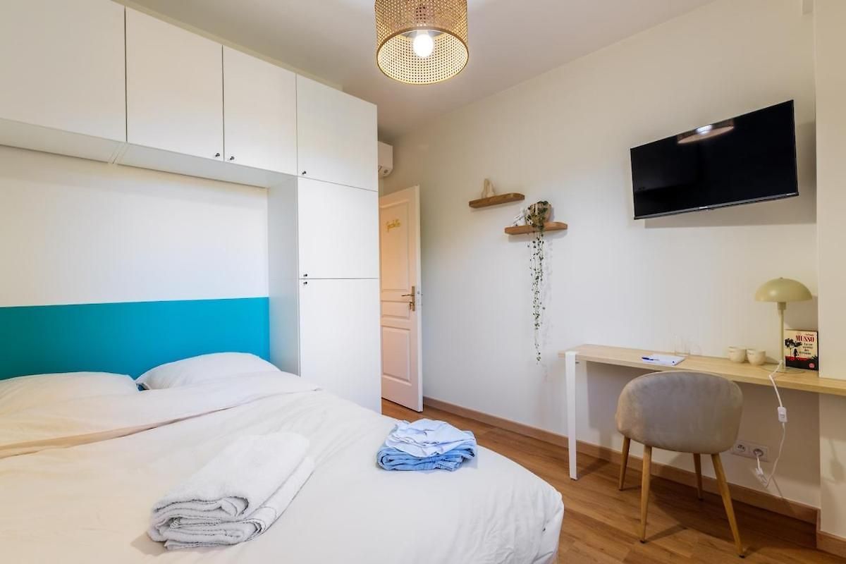 Apartment Charme Nicois, 15min De La Mer, 3 Chambres, Climatisation, Terrasse Nice