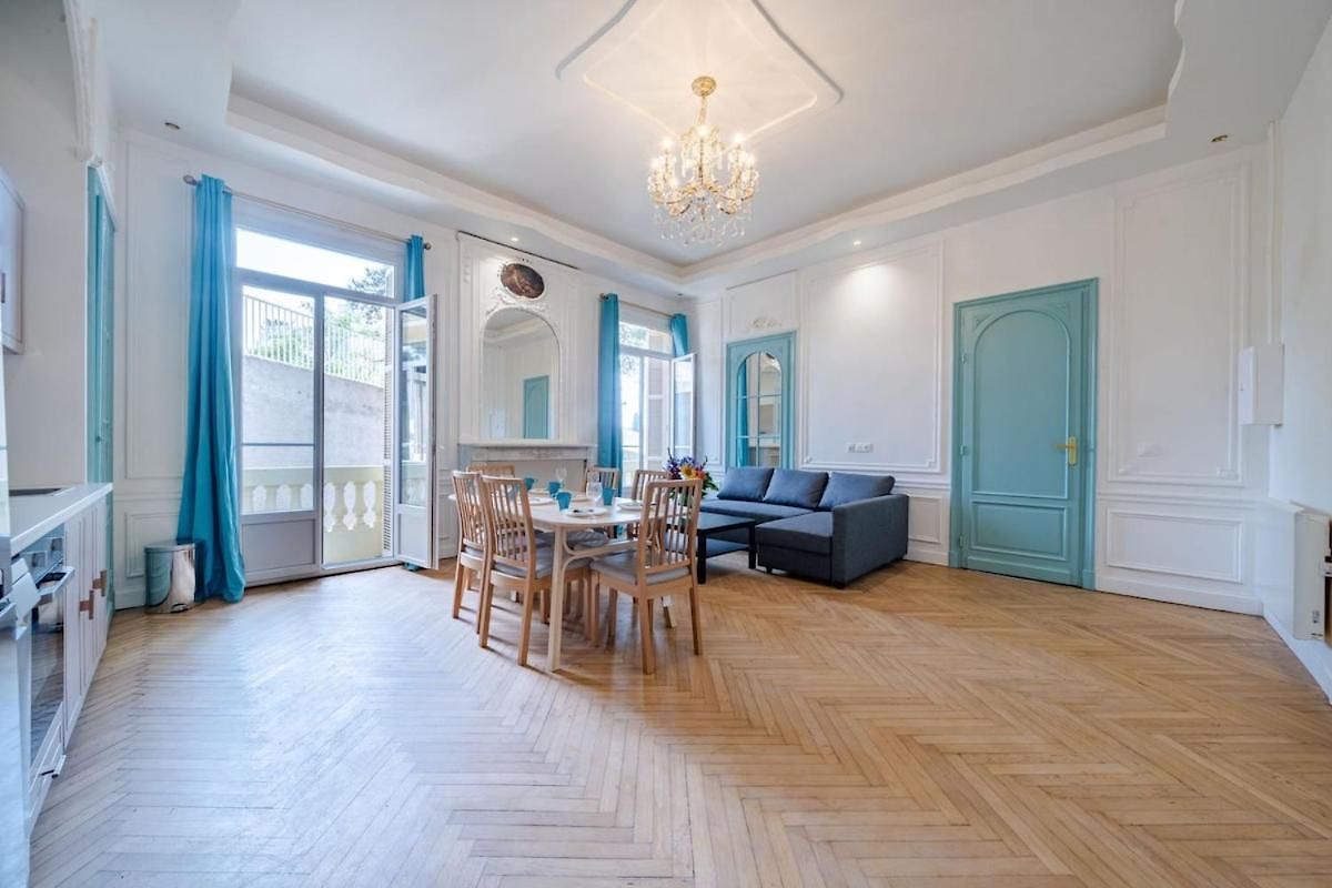 Monique Chic-free Parking Apartment