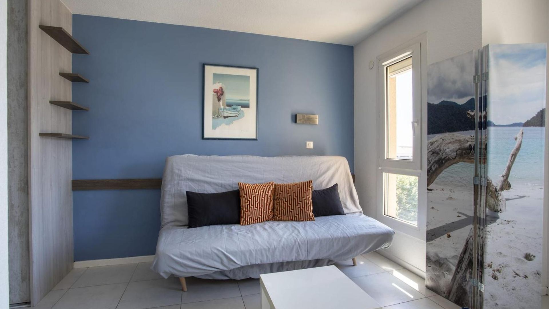 Apartment Air-conditioned Near The Train Station