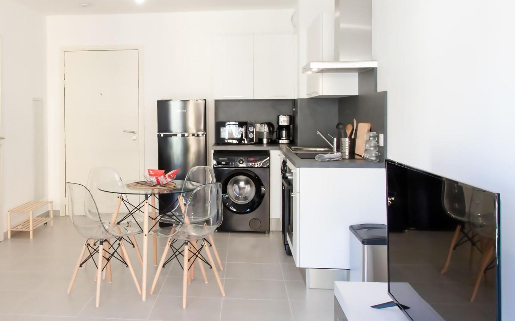 Riquier 1br Steps From Sncf *