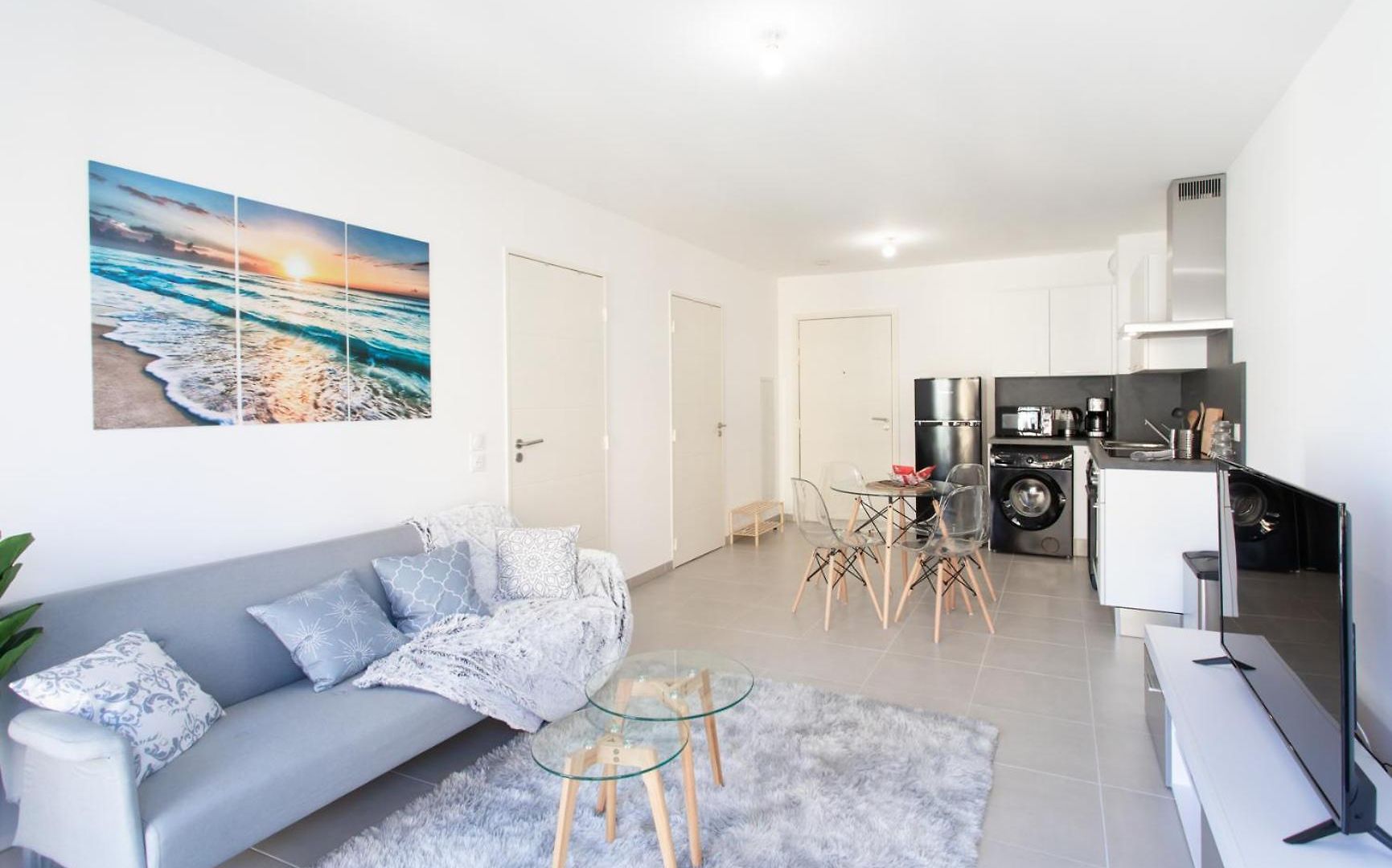 Riquier 1br Steps From Sncf Apartment *