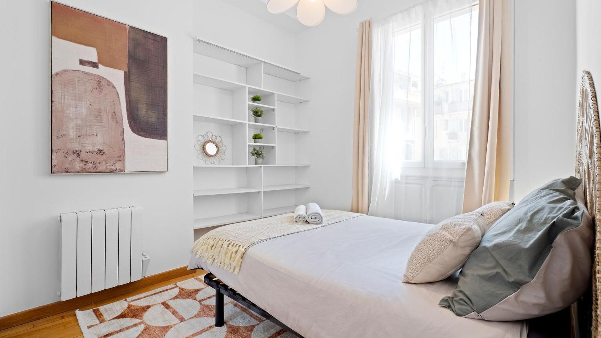Apartment Renting - Arson - Chic & Modern Design 2-bedroom Ac Port Nice