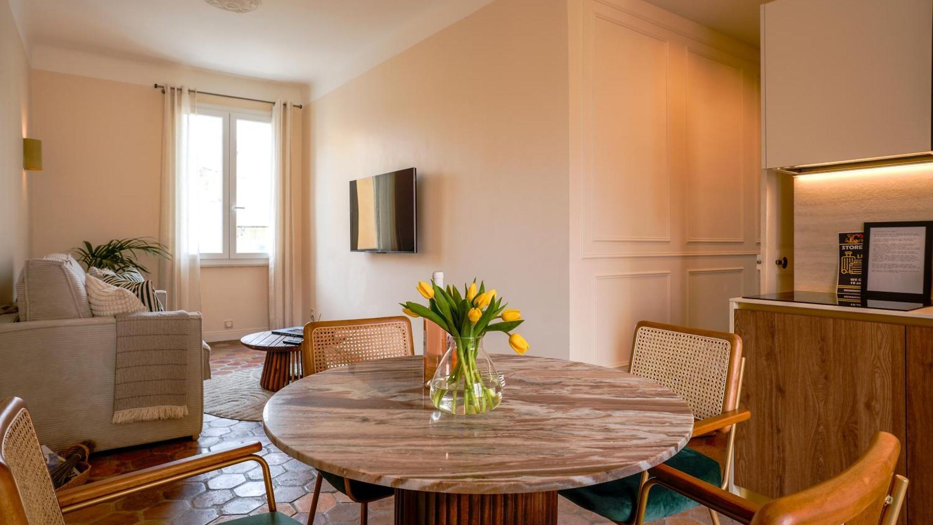 Gatsby Apartment
