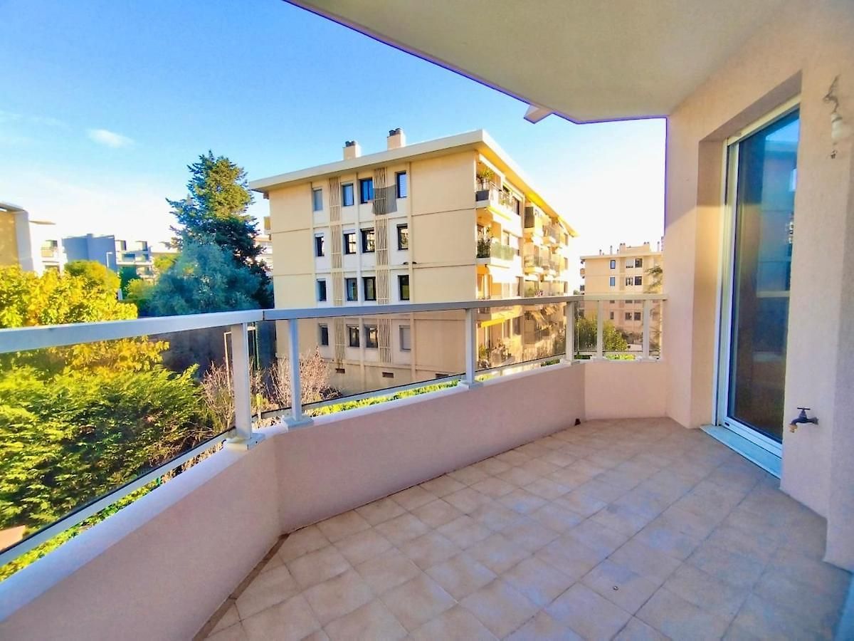 Apartment 2 Pieces Terrasse Piscine Parking *