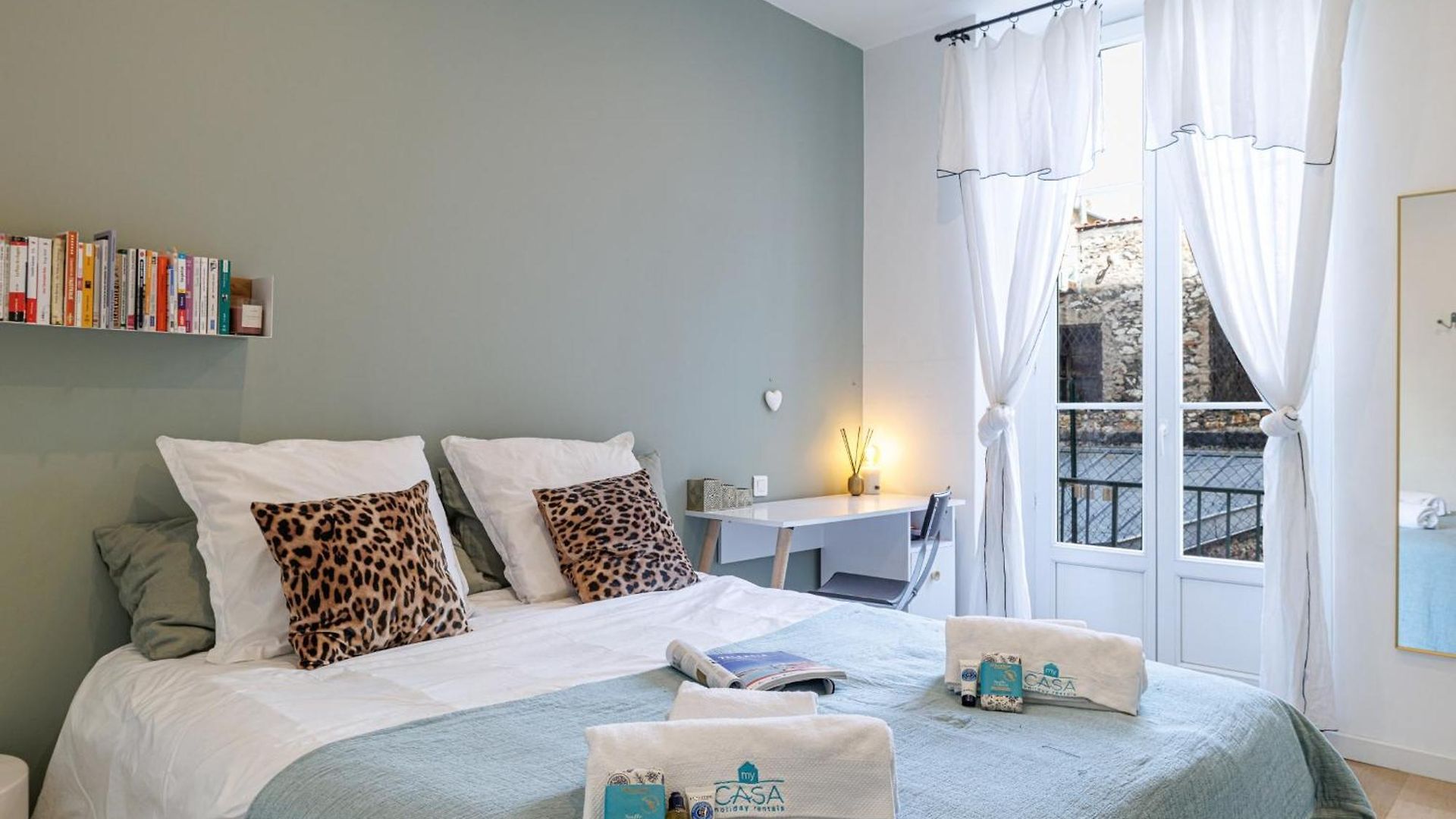 Apartment My Casa Guisol 17 - Elegant 3 Bedroom Near The Old Port