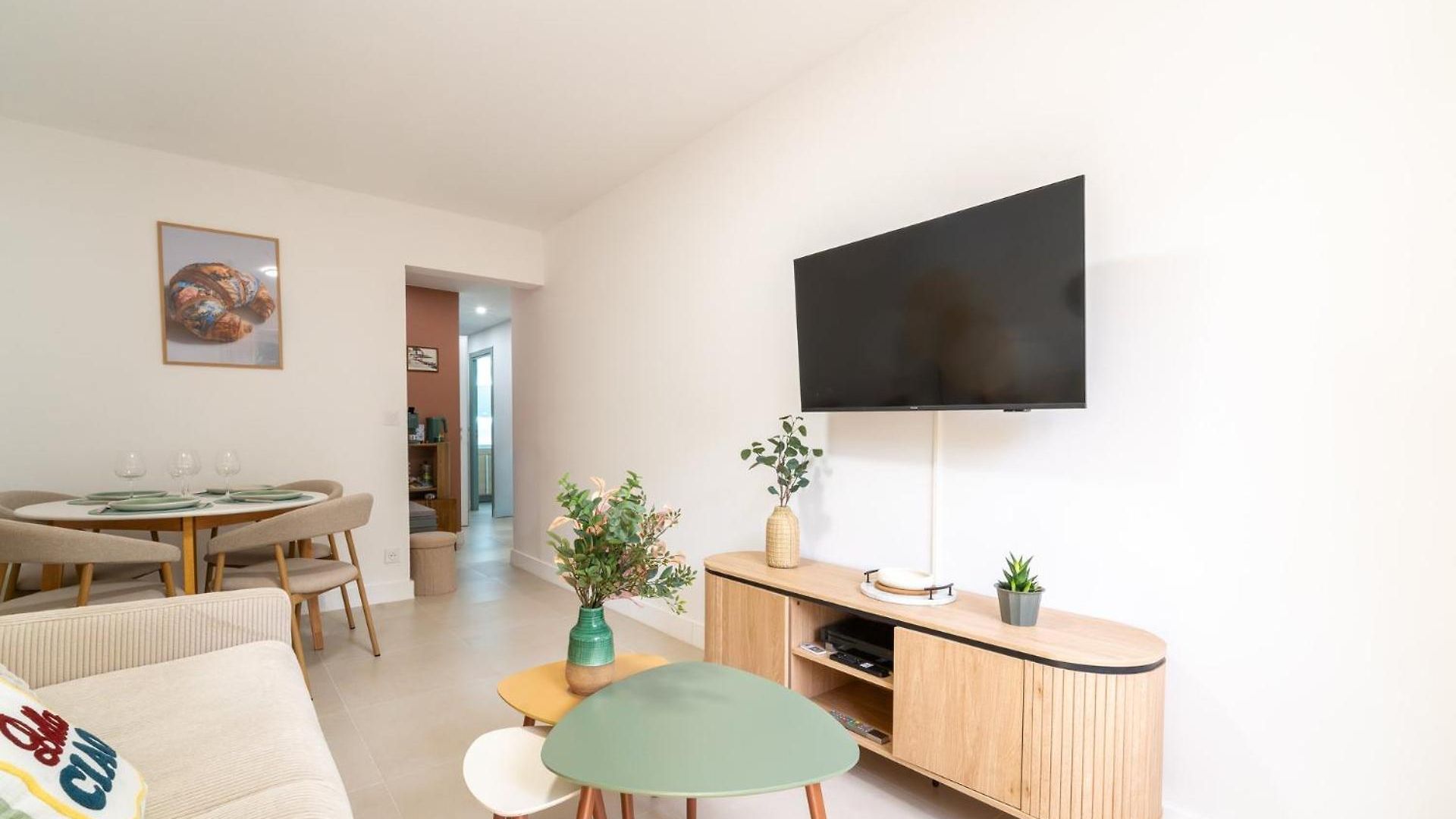 With 1 Bedroom, Gambetta, Russian Church Apartment Nice