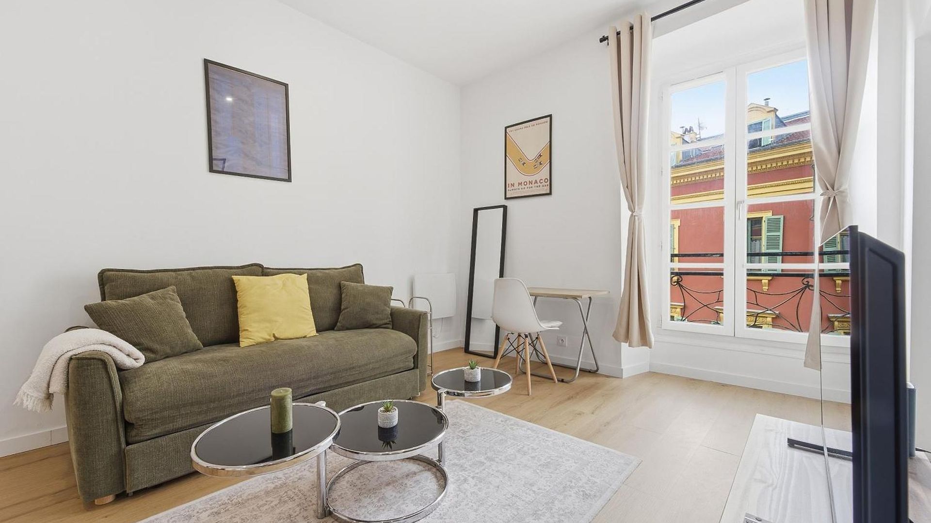 Magnifique 2 Pieces Place Massena Apartment *
