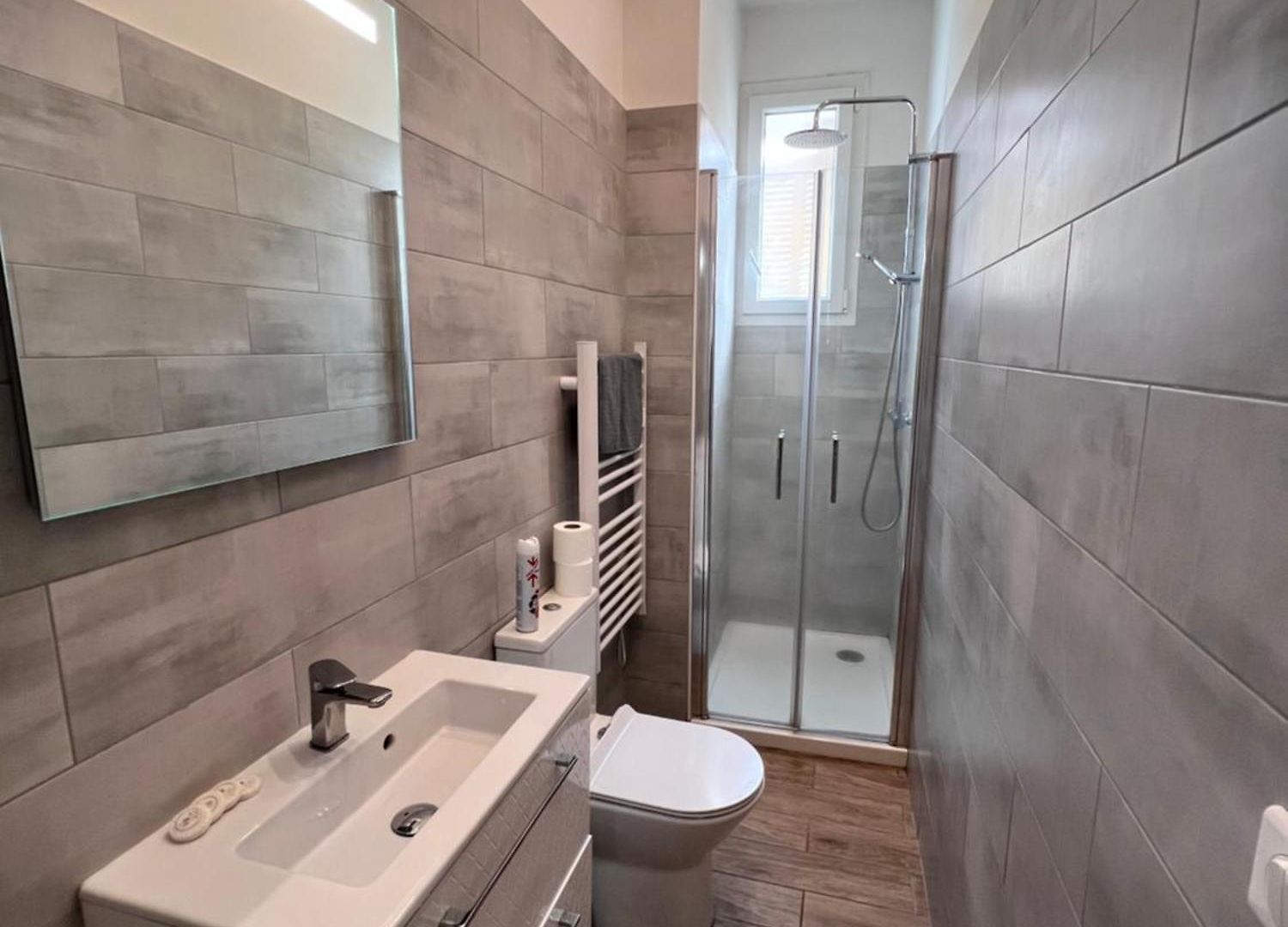 3 Chambres, Piscine Privee Et Parking *