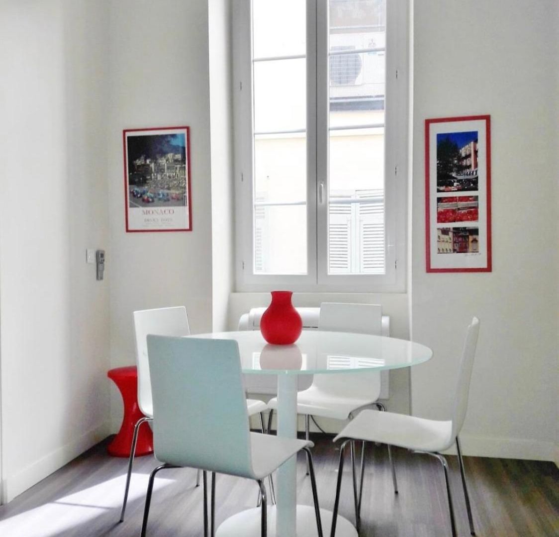 Charming Air-conditioned Apartment-prime Location In Old Apartment