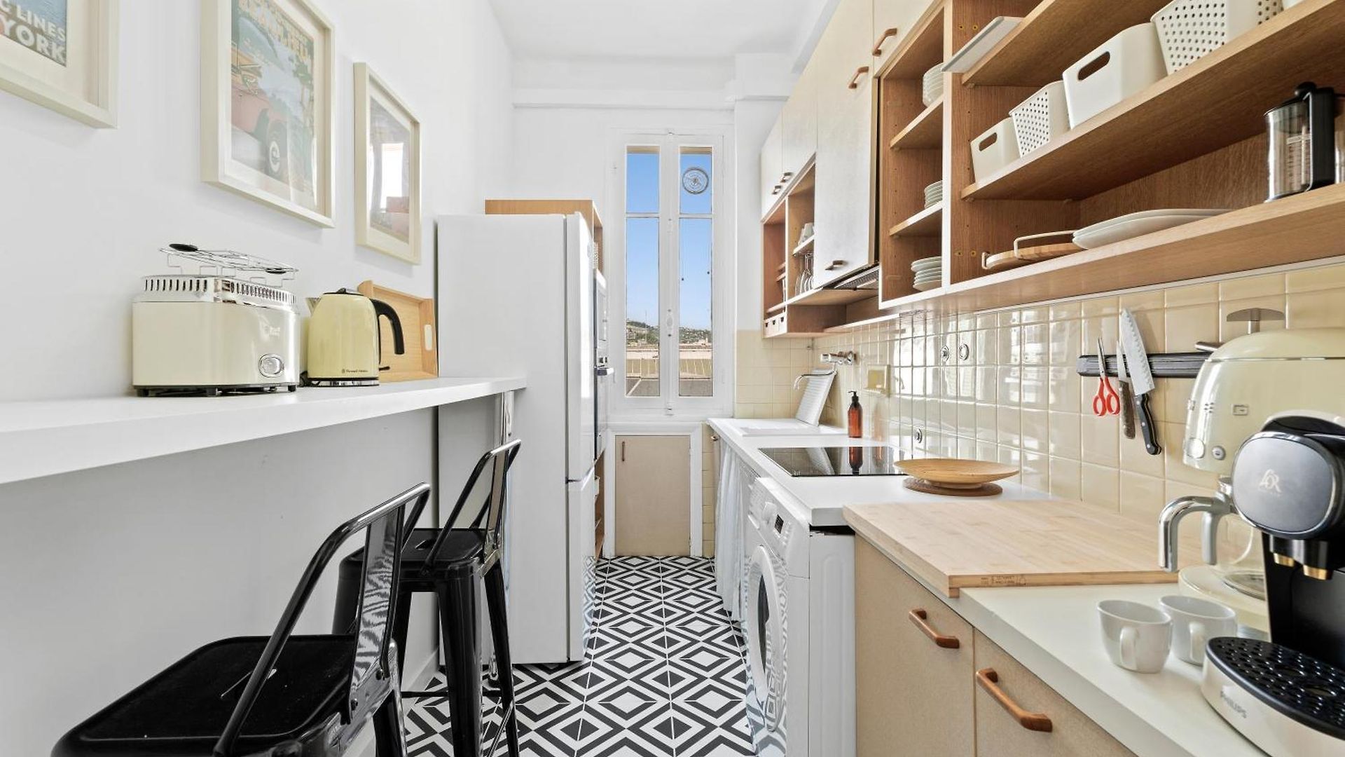 Renting - Auber - Elegant Bright View Station Ac Elevator Apartment