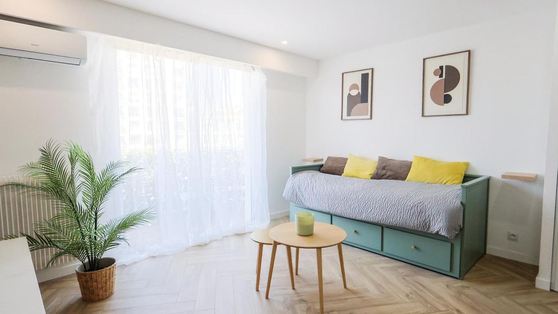 Apartment Perfectly Located Between Sea And Center Nice