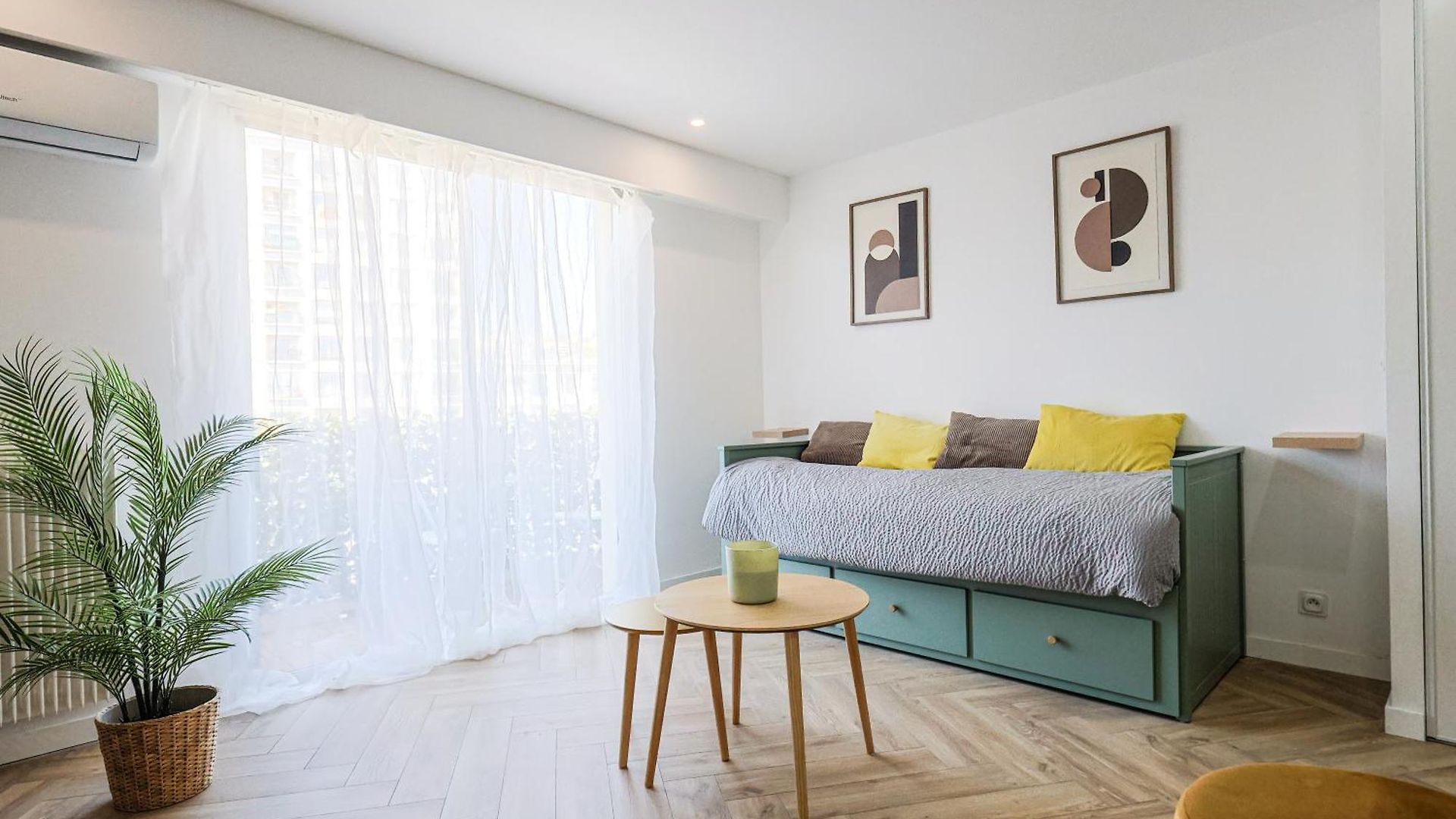 Perfectly Located Between Sea And Center Apartment *