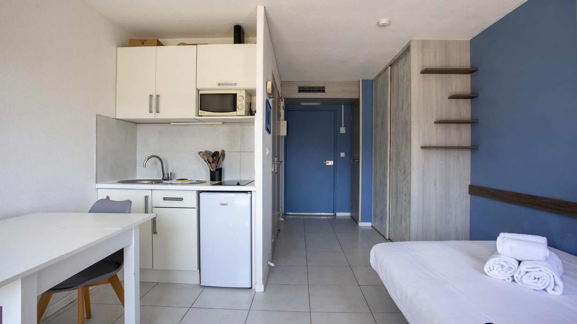 Air-conditioned Near The Train Station Apartment Nice