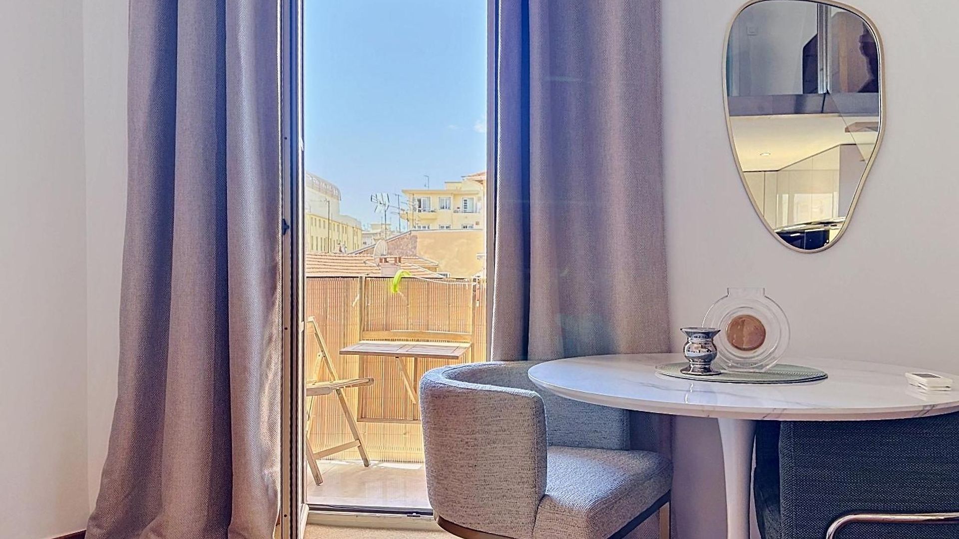 Place Massena Apartment