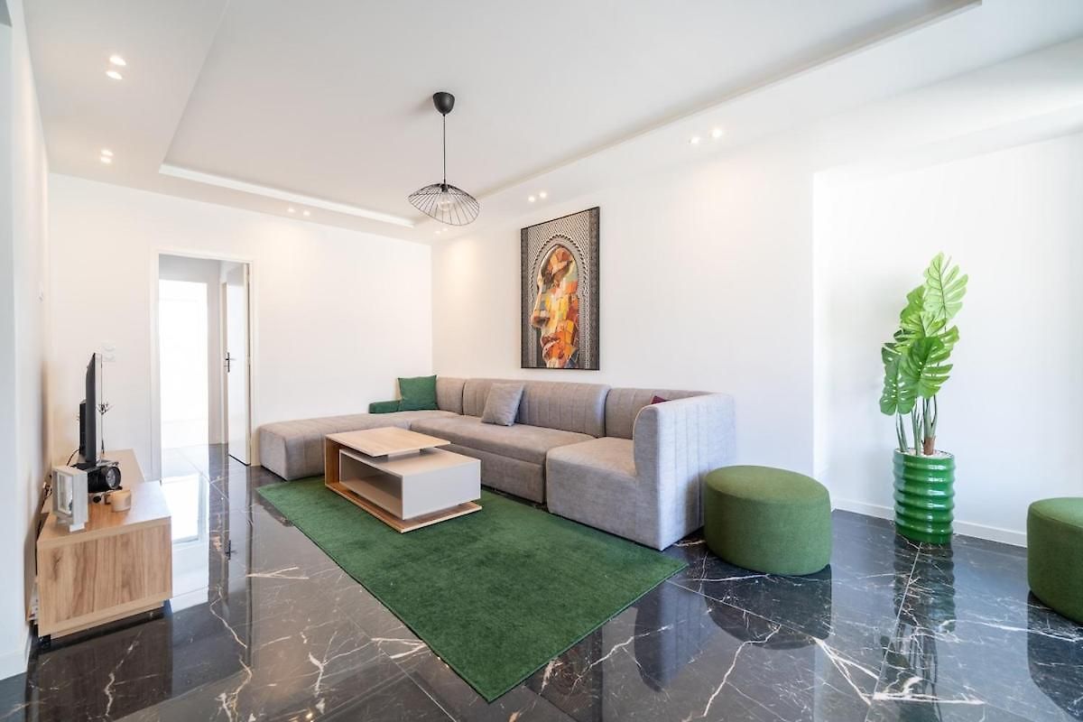 Apartment Carras *