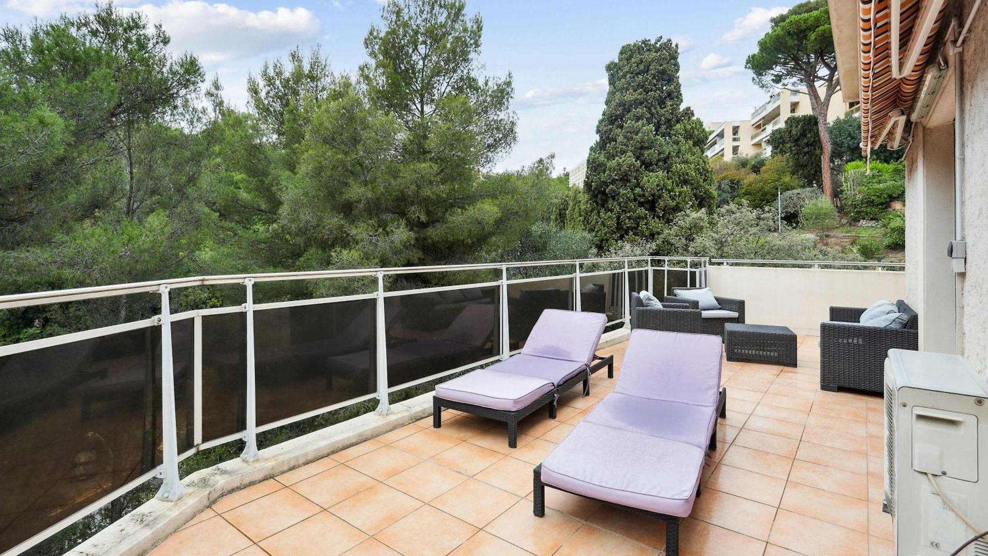 Apartment Grande Terrasse Et Vue Mer, Colline Nicoise