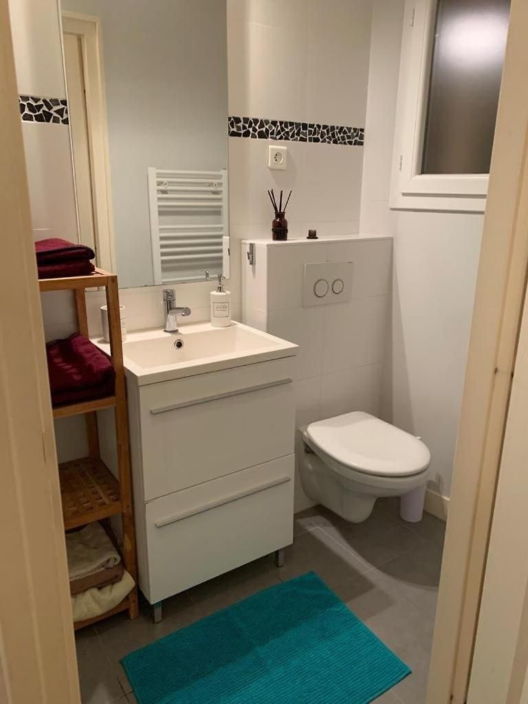 Charming Air-conditioned Apartment-prime Location In Old