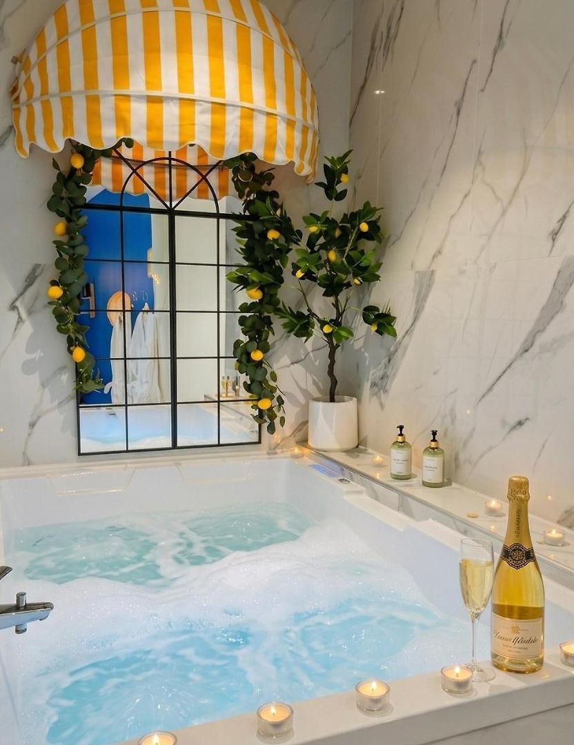 Appartement Ciao Bella Wellness - Luxury Jacuzzi, Massage Table & Ac In Nice