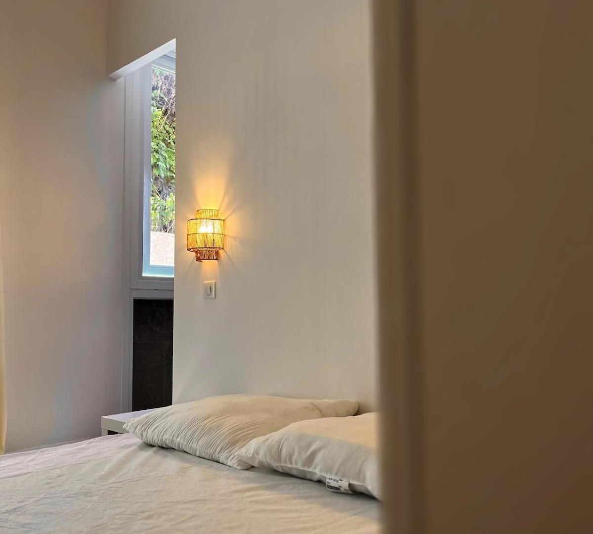 Urban Charm 6 People Near Dowtown With Air Conditioning & Netflix Apartment