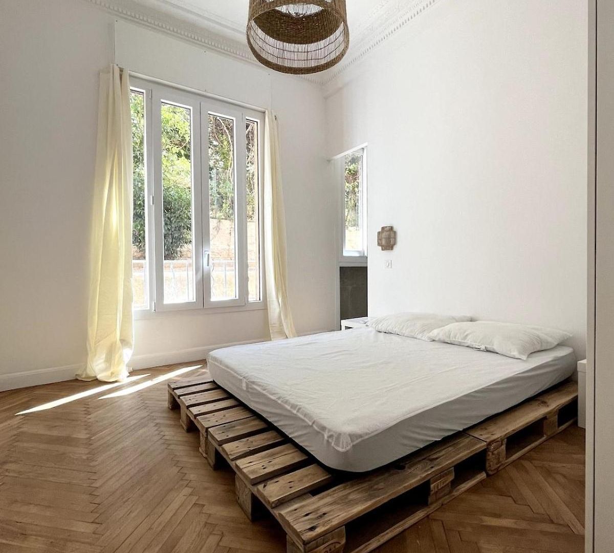 Urban Charm 6 People Near Dowtown With Air Conditioning & Netflix Nice