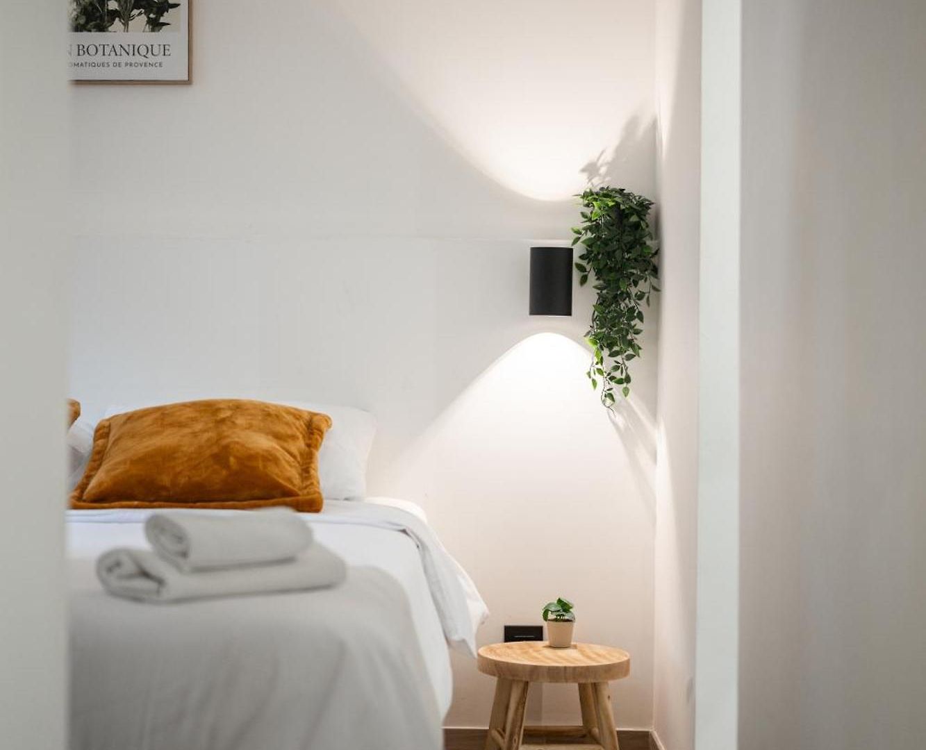 Cozy & Renovated - Close To Market Square Restaurants