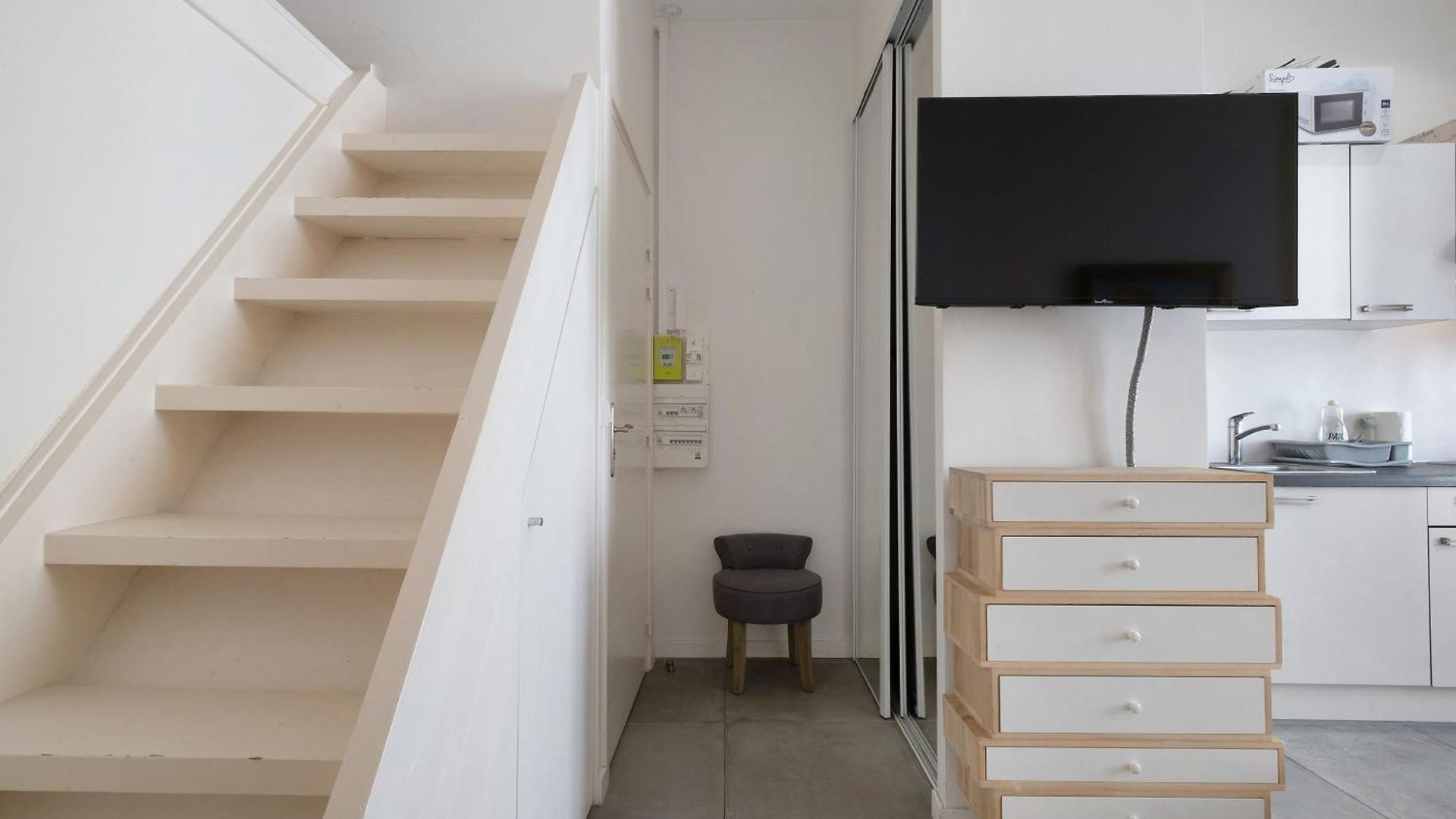 Vintage Apartment