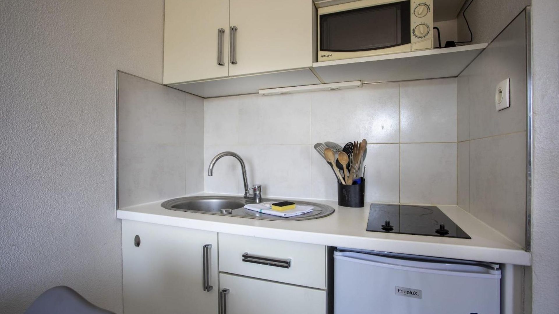 Apartment Air-conditioned Near The Train Station *
