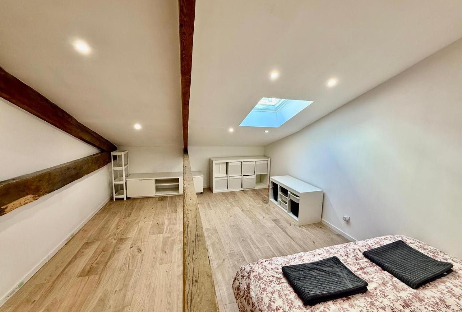 Apartment Duplex 125 M2 *
