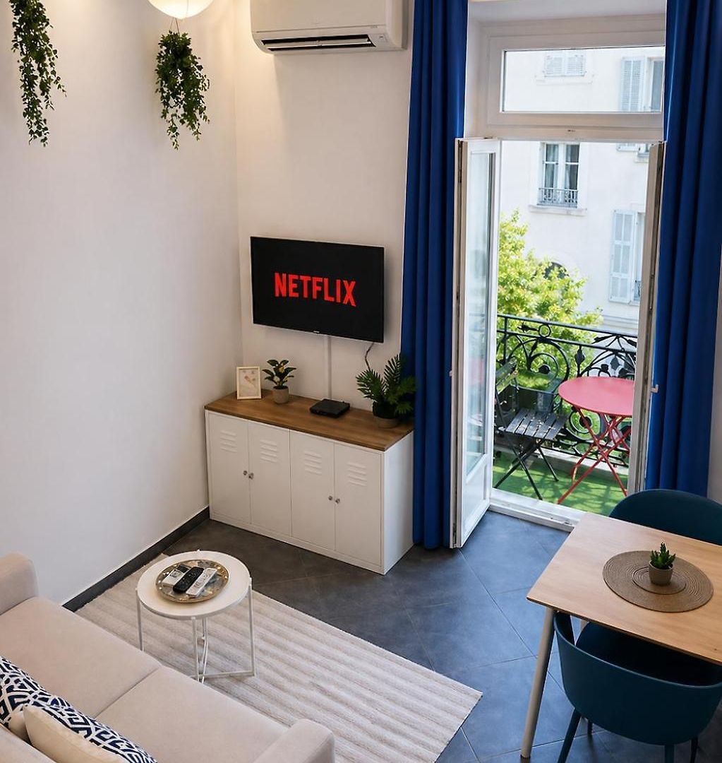 Cozy - 2 Min Walk From Apartment *