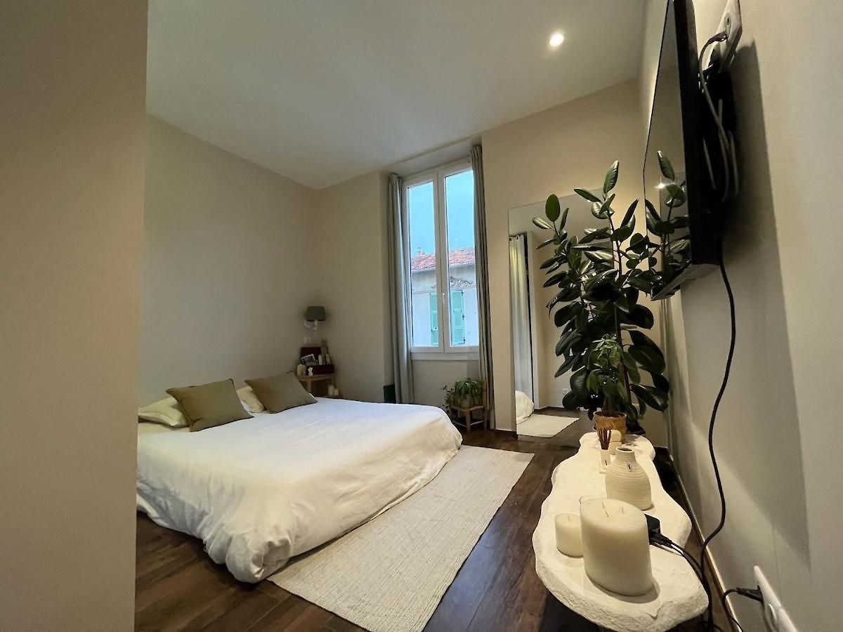 Urban Design 6 People Near Dowtown With Air Conditioning & Netflix