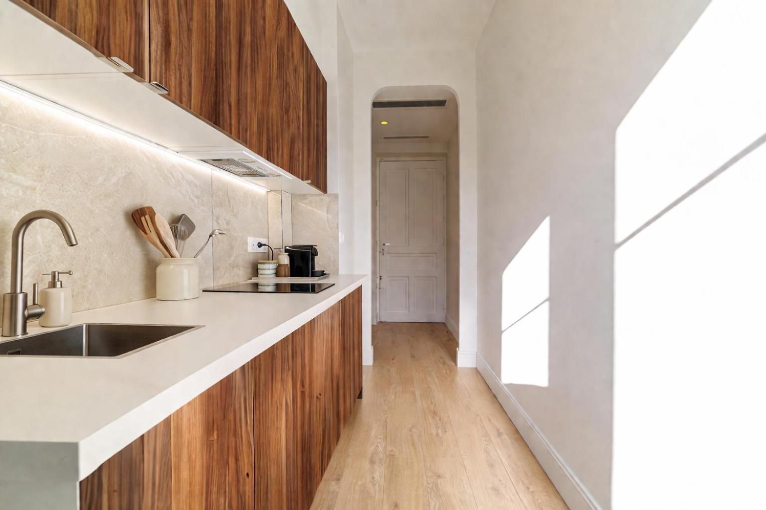 One-bedroom In Carre D'or, 200m Apartment Nice