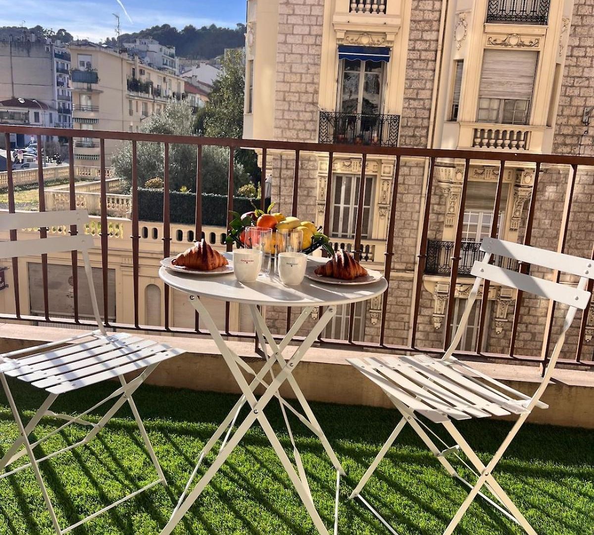 Charme Nicois, 15min De La Mer, 3 Chambres, Climatisation, Terrasse *