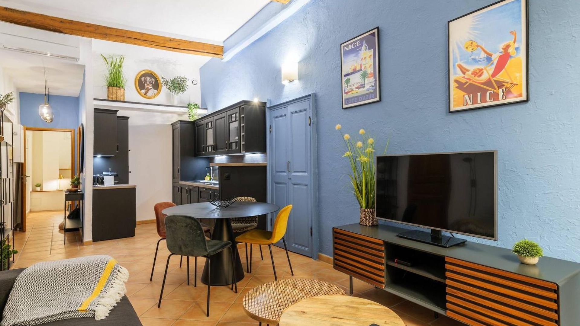 Apartment 3 Pieces Place Rossetti *