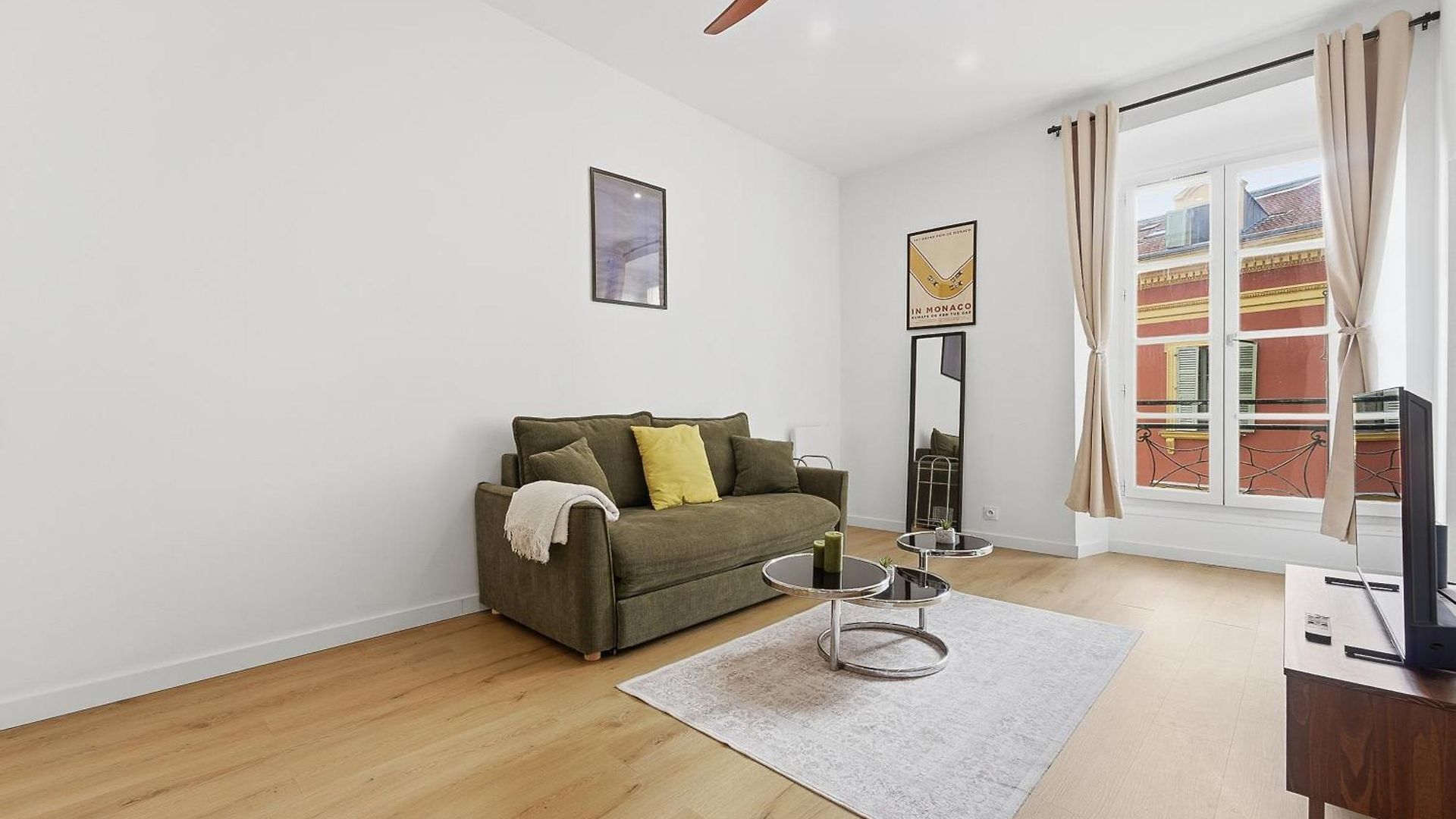 Magnifique 2 Pieces Place Massena Apartment