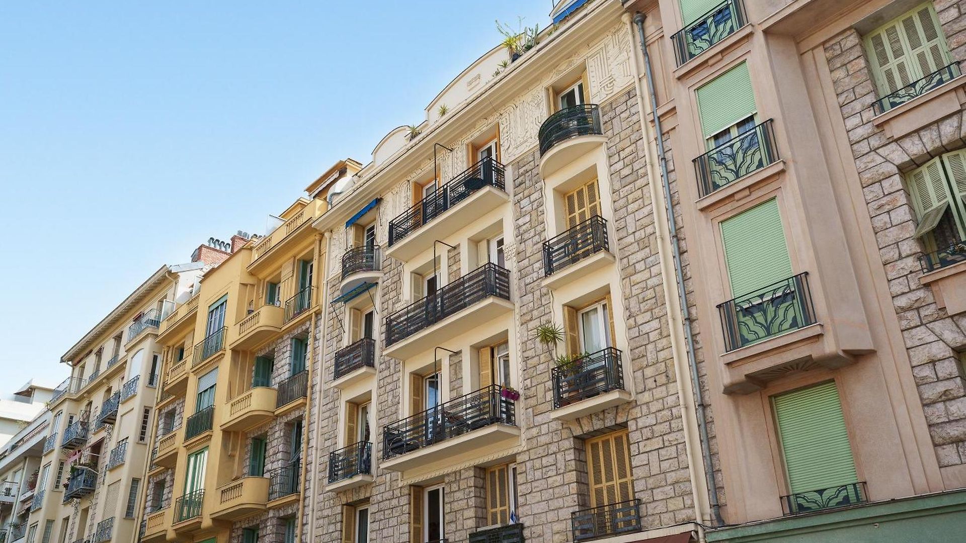 Apartment Renting - Arson - Chic & Modern Design 2-bedroom Ac Port *