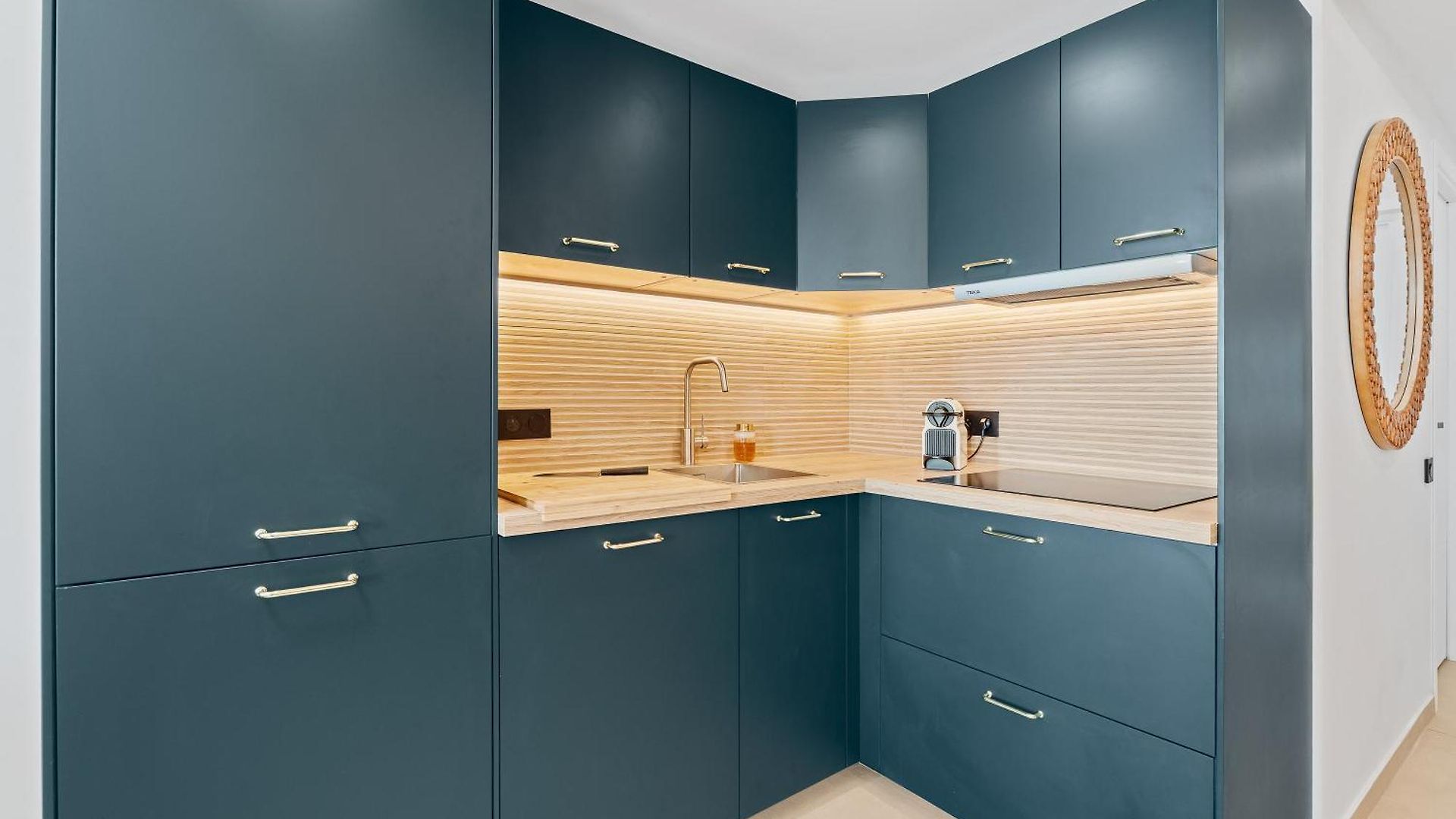 Renting - Promenade - Luxury Loft Sea View Balcony Floor Apartment *