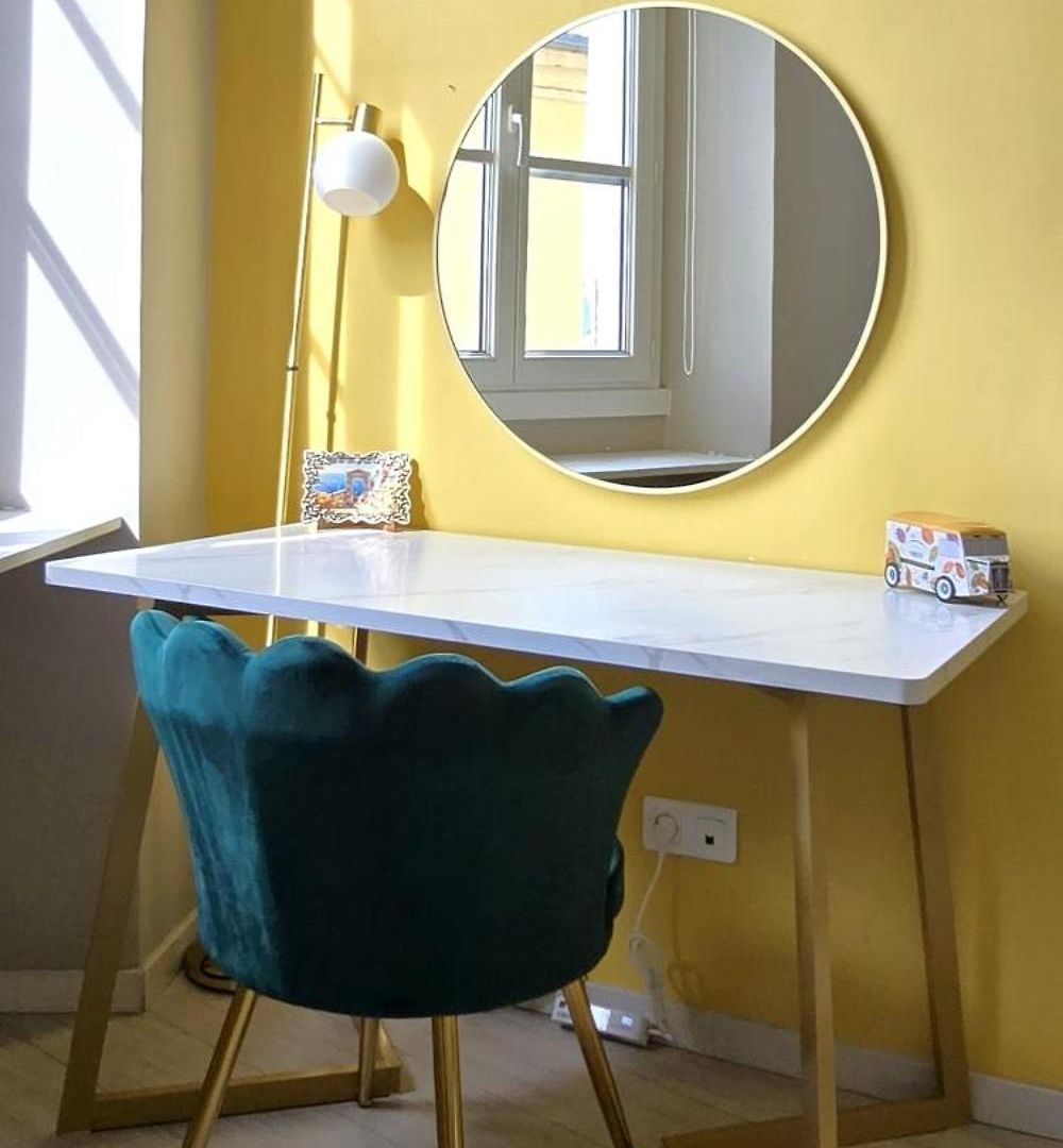 Sunny Loft At Gate Of Old *