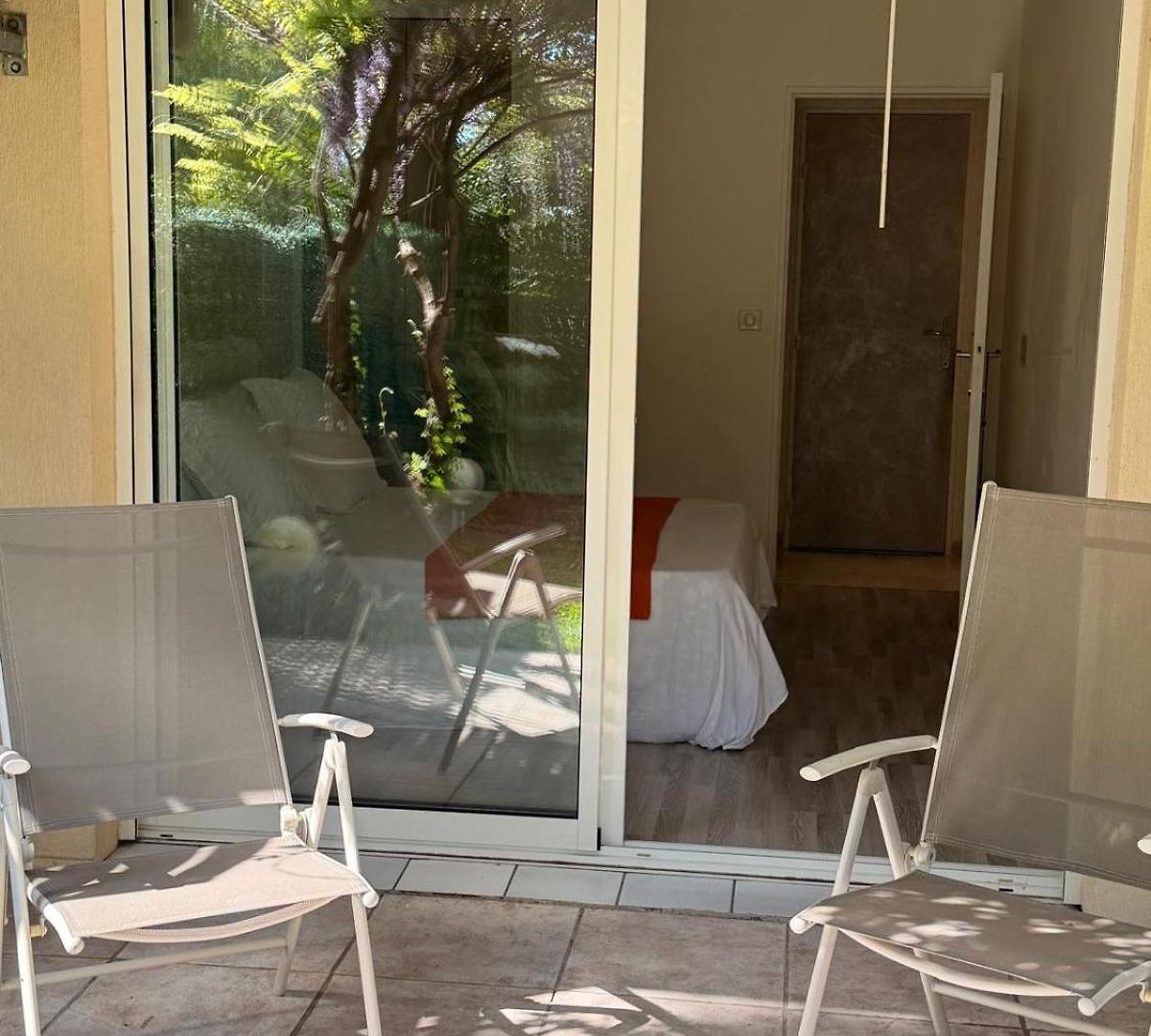 Apartment Jardin Prive 2 Pieces Garage Calme *
