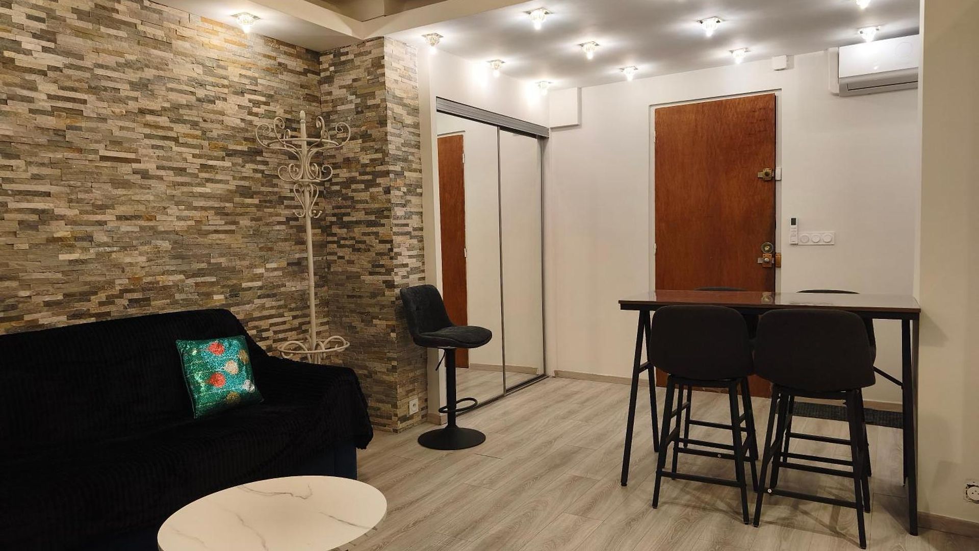 2 Et Salon