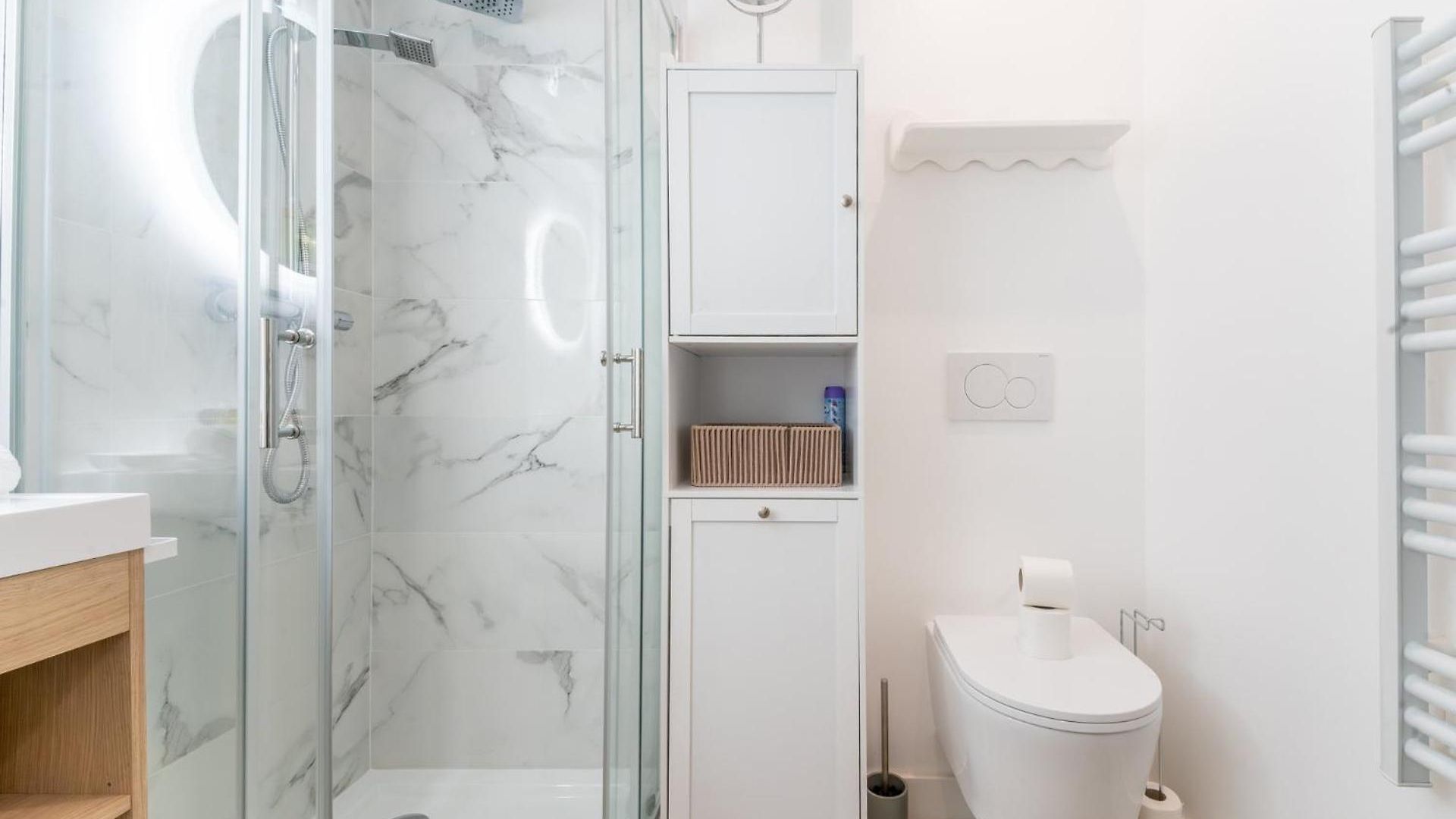 With 1 Bedroom, Gambetta, Russian Church Apartment