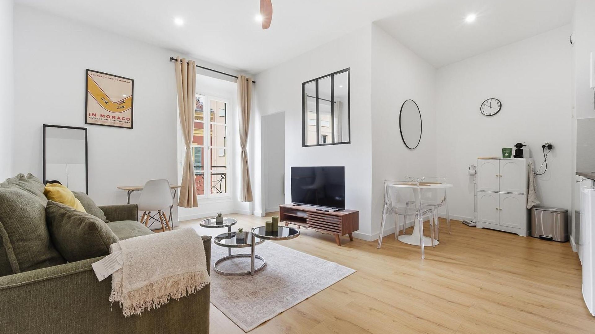 Magnifique 2 Pieces Place Massena Apartment *