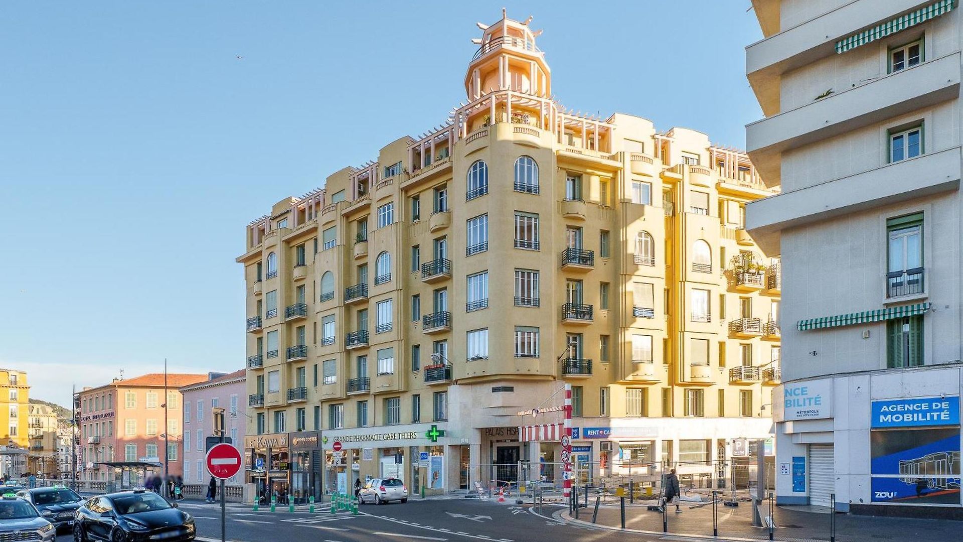 Renting - Auber - Elegant Bright View Station Ac Elevator * Nice